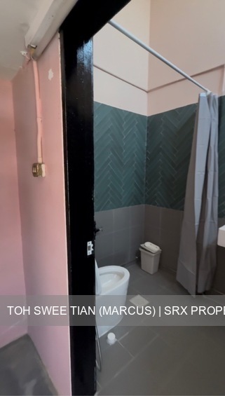 51 TANNERY LANE (D13), Warehouse #611303401